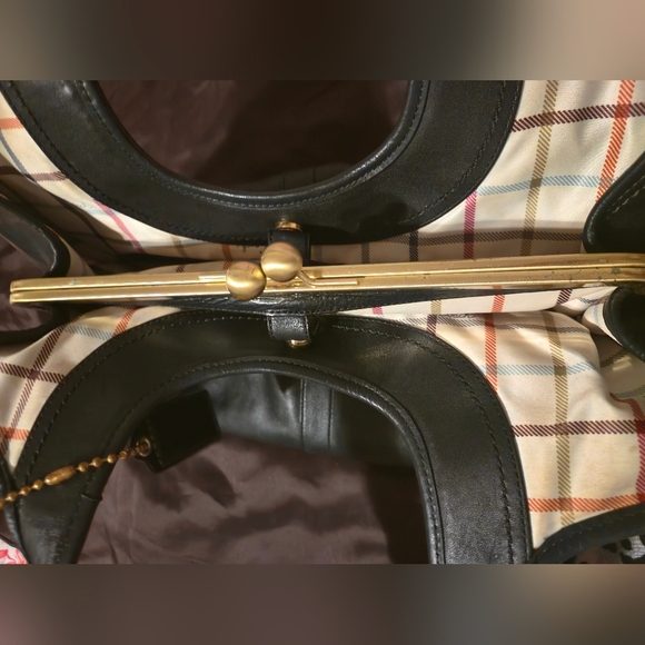 Coach - Picture 7 of 8